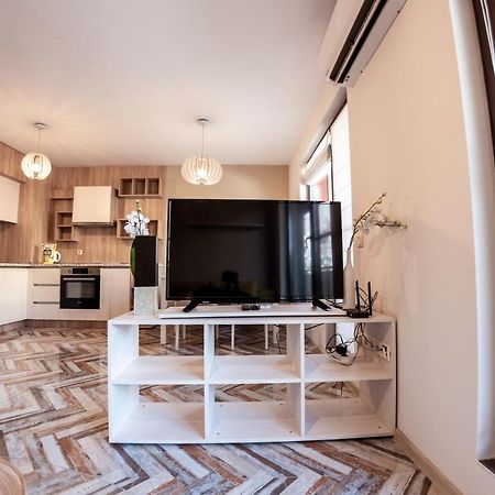 Bright 1Bdr Apartment With A Balcony Σόφια Εξωτερικό φωτογραφία